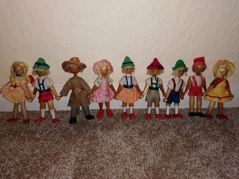 vintage wooden peg dolls